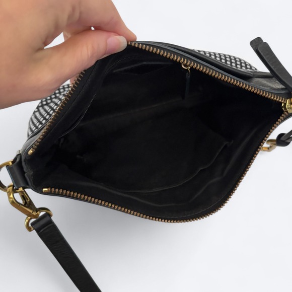 Fossil Woven Black/White Key Crossbody Purse Bag Minimalist Office Careerwear - Picture 9 of 12
